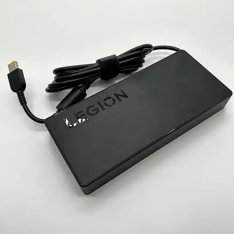 Adaptateur secteur GaN Legion Slim 330 W (slim tip) - Entrée: 100 à 240 V ~ 4,5 A, 50 à 60 Hz  Sortie: 20,0 V⎓16,5 A 330 W
